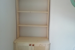 Alcove cupboard and shelves