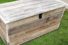 blanket box made from pallet wood