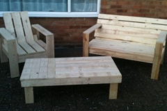 pallet wood chair beench and table