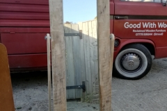 Stand-up mirror framed in pallet wood