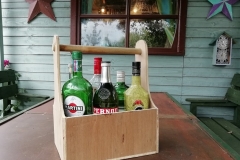 Six bottle drinks caddy from recalimed plywood